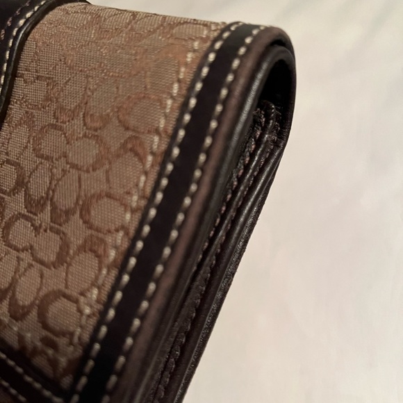 Authentic Coach wallet - Picture 10 of 10